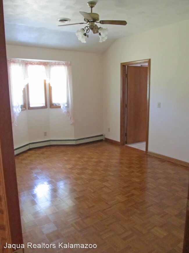 Building Photo - 2 br, 2 bath House - 16439 Mercury Drive