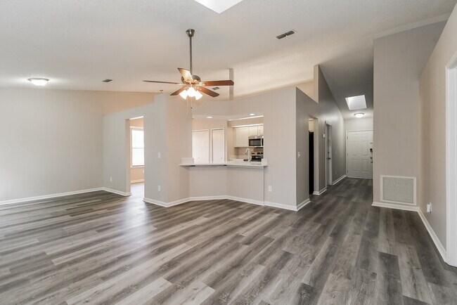 Building Photo - 7902 Collins Ridge Blvd