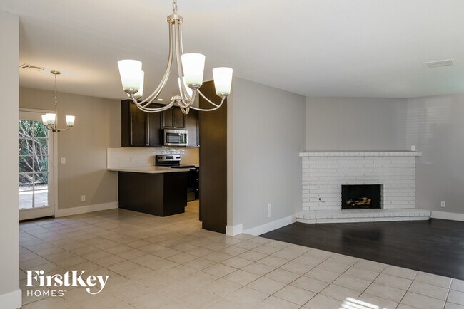 Building Photo - 1782 Pandora Dr