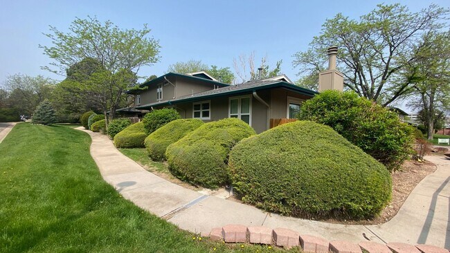 Foto del edificio - **Remodled 5 bedroom 3 bath home for rent ...