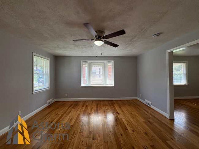 Building Photo - Warm & Welcoming 3 Bed, 2 Bath Home with C...