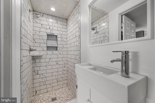 Building Photo - 5734 N Camac St