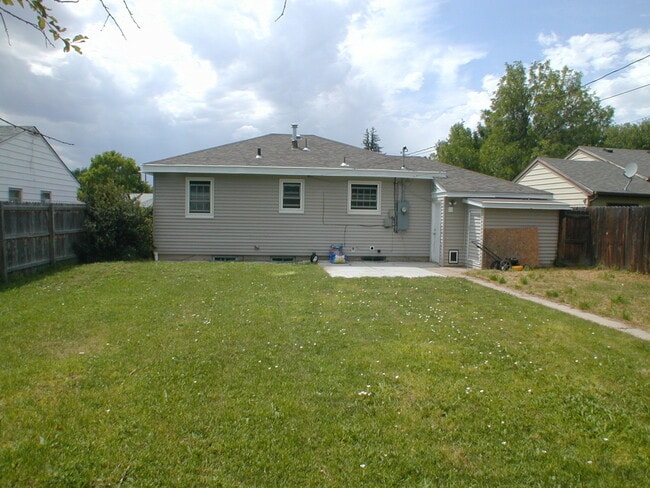 Building Photo - 3615 Alexander Ave