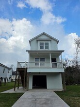 Building Photo - 6110 White Oak Dr