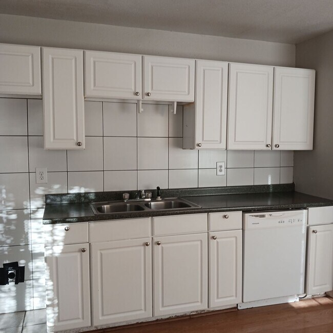 Building Photo - 4304 S Polk St