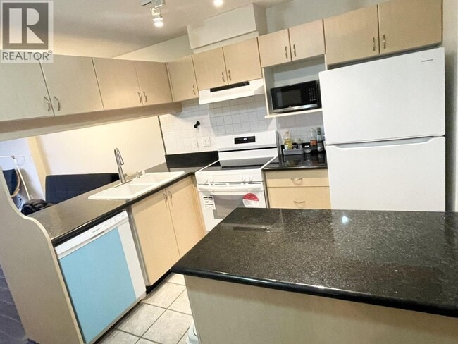 Building Photo - 6611 Cooney Rd.