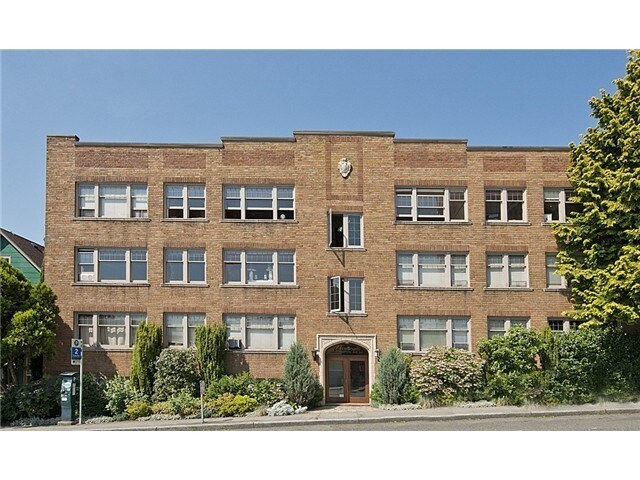 Foto del edificio - Spacious 2 Bed 1 Bath Condo in University of Washington District.