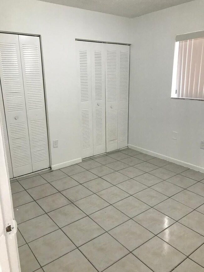 Foto del edificio - 6165 W 22nd Ct