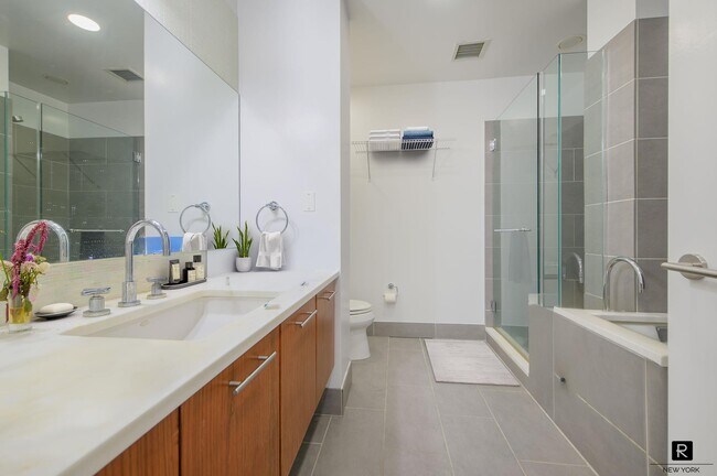 Foto del edificio - 130 W 19th St