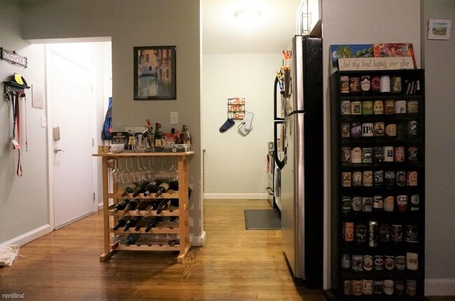 Foto del edificio - 1 br, 1 bath  - 45 Carlton St # 24A