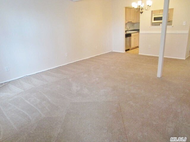 Foto del edificio - 55 Rocky Point Yaphank Rd