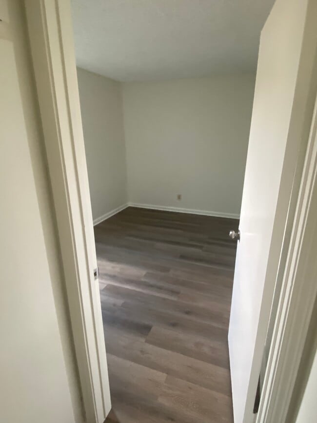 Building Photo - 43346 Echard Ave