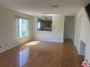 Building Photo - 8515 Saturn St