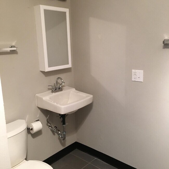 Bathroom - 4848 Garrison St