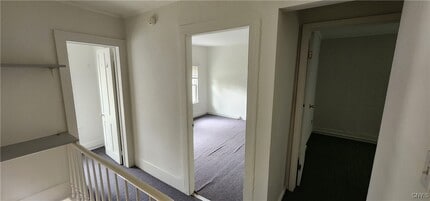 Building Photo - 127 W Schuyler