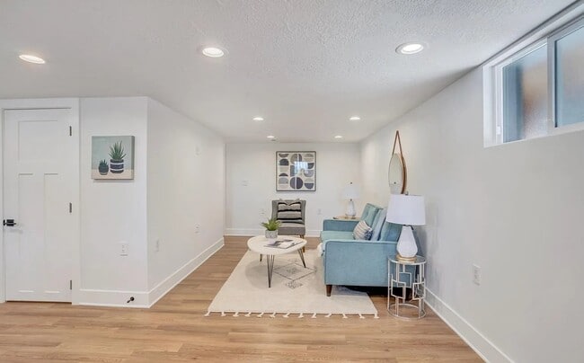 Building Photo - 3086 S 900 E