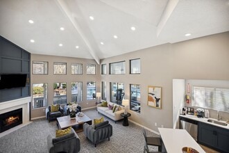 Building Photo - Harris Pond