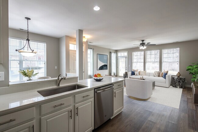 Foto del edificio - 2641 Loren Ln