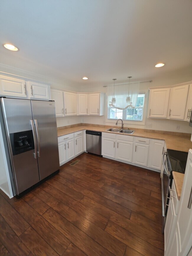 Foto del edificio - 117 Phillips Bend Ct