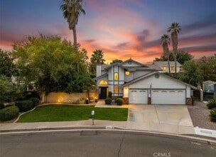 Building Photo - 4554 Meadow Pl