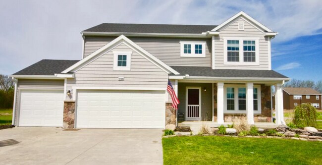 Building Photo - 59106 Silvergrass Dr
