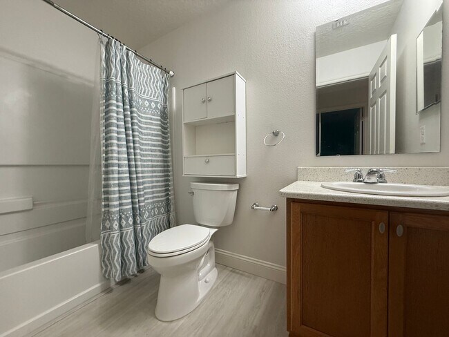 Building Photo - Grande Champion Community! BEAUTIFUL 3 Bed...