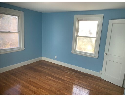 Foto del edificio - 19 Ledgebrook Rd