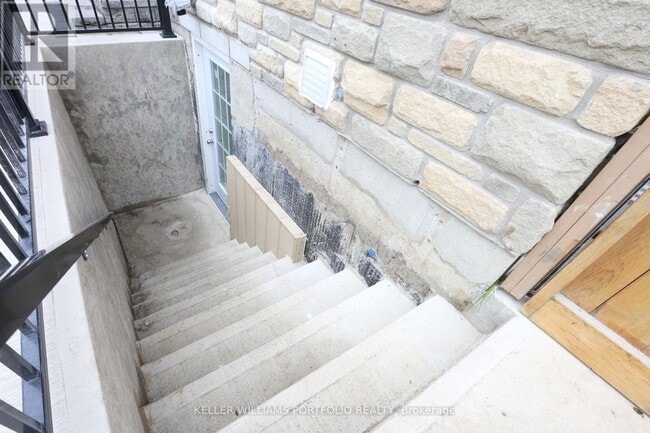 Building Photo - 99 Hurst Dr