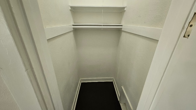 Foto del edificio - 1026 Ingraham St