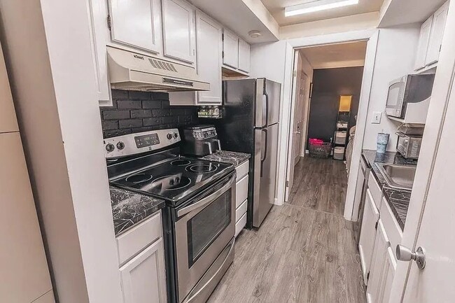 Building Photo - Dover NH