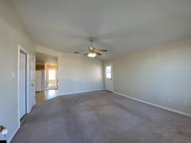 Building Photo - 108 Castellon Ct