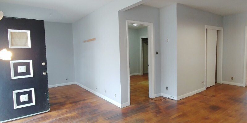 Primary Photo - 205 e millpond