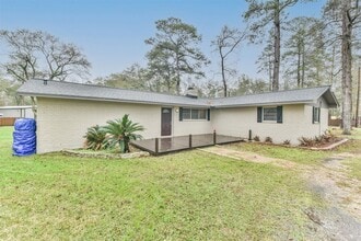 Building Photo - 23807 Red Oak Dr