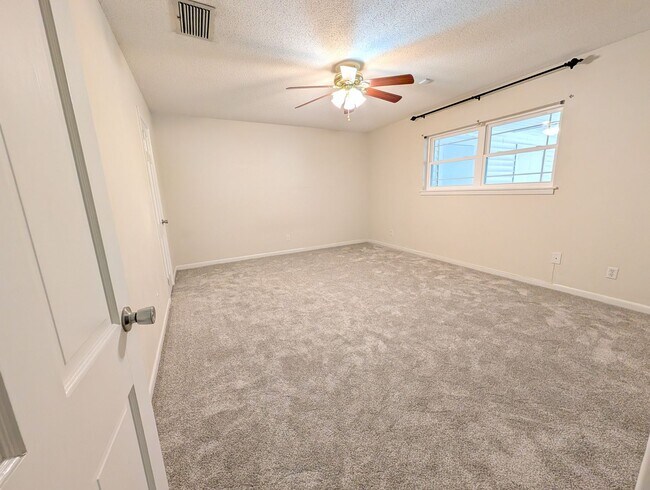 Foto del edificio - Summit Duplex