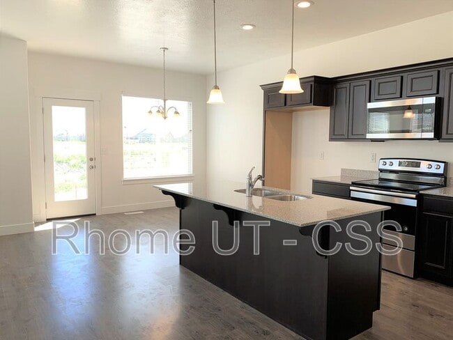 Building Photo - 552 N 260 W