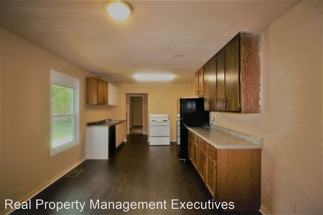 Building Photo - 5 br, 3 bath House - 260 Poplar st