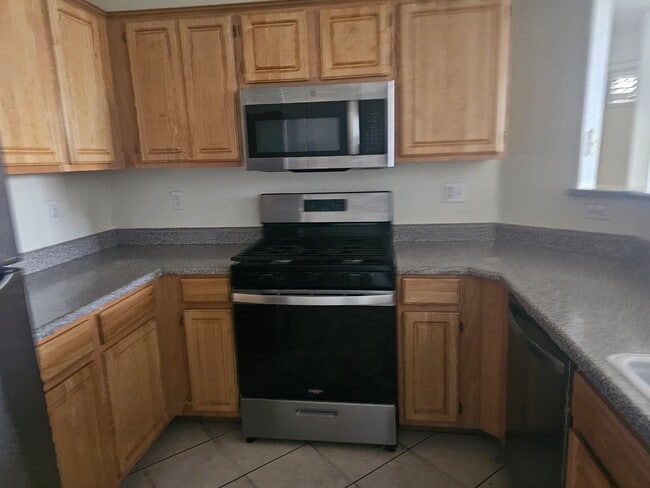 Foto del edificio - 2 Bedroom Townhome for Rent
