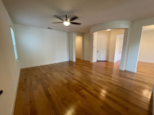 Building Photo - 2024 Newcastle Dr