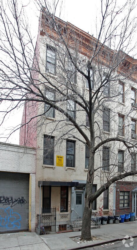 Foto del edificio - 325 E 109th St