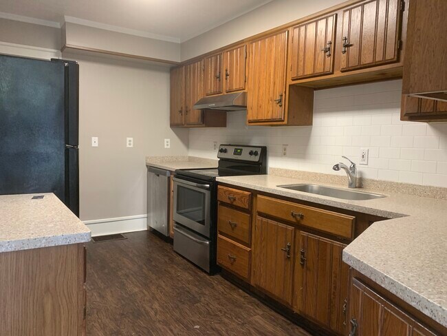 Foto del edificio - 206 Lafayette Rd