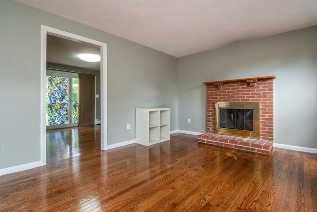 Building Photo - 18 Ladyslipper Dr