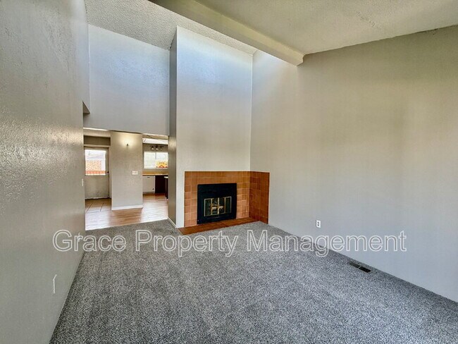 Foto del edificio - 8460 Decatur St