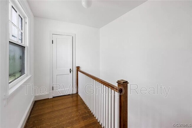 Foto del edificio - 2707 Hillcrest Rd