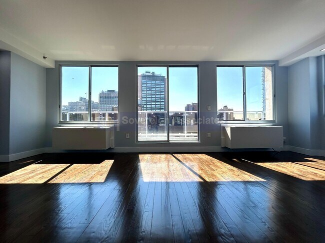 Foto del edificio - 703 West 171st St
