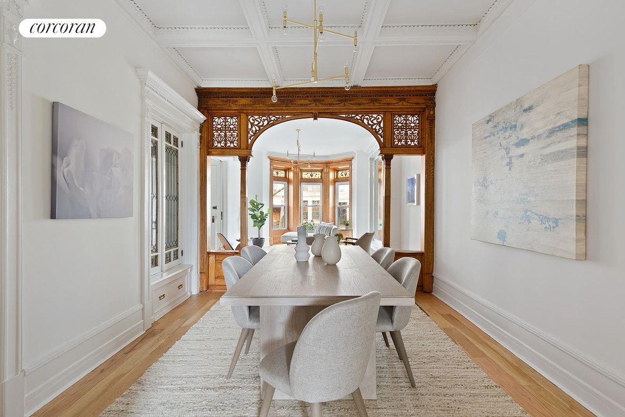 Foto principal - 930 Lincoln Pl