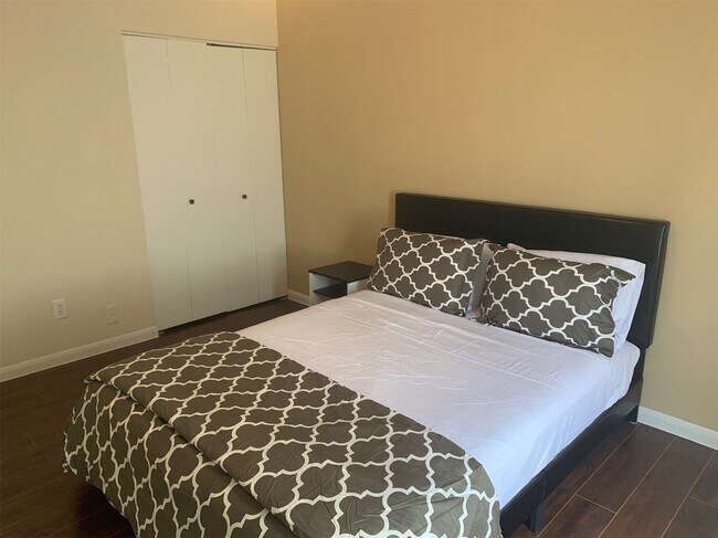 Foto del edificio - 2311 Chelsea Knoll Ln