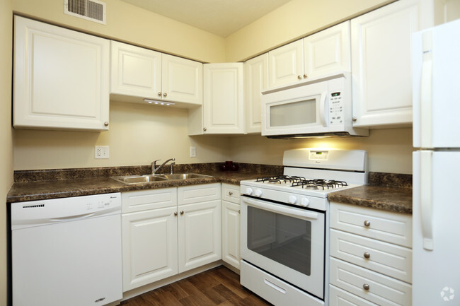 2HAB, 1BA - Cocina - Pinecrest Apartments