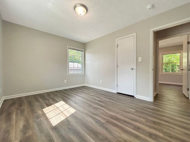 Foto del edificio - 321 Wilson Mill Rd SW