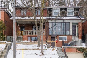 Building Photo - 864 Davenport Rd