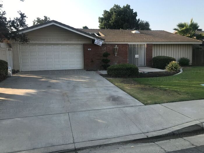 Primary Photo - 3 Bedroom 2 Bath Great Location